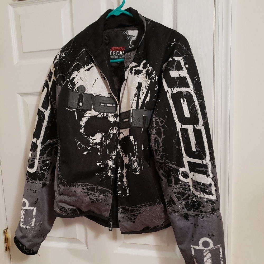 Icon decay hooligan jacket.